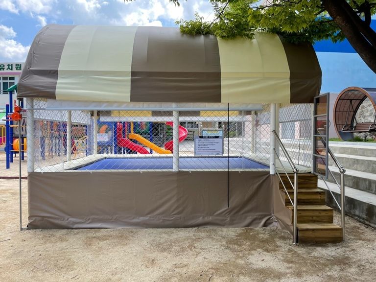 석포초등학교에 트램펄린 설치완료하였습니다.