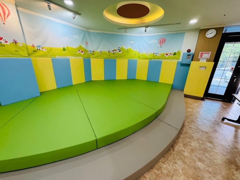 종로 돌봄센터에 쿠션 시공하였습니다