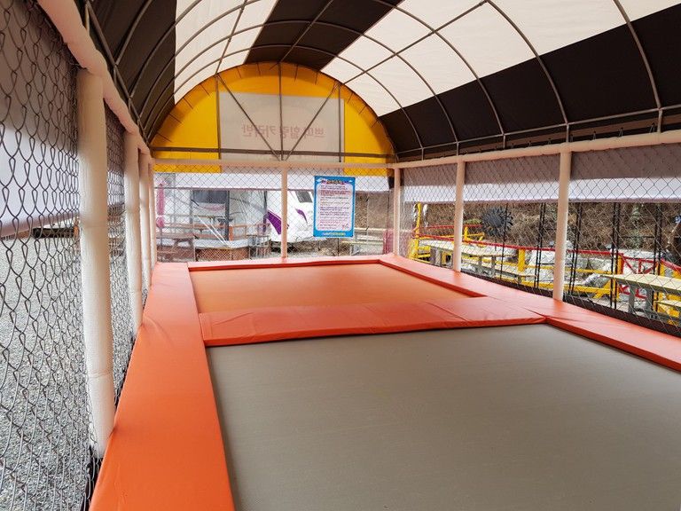 강원도 홍천 쁘띠힐링카라반 방방 설치했습니다 