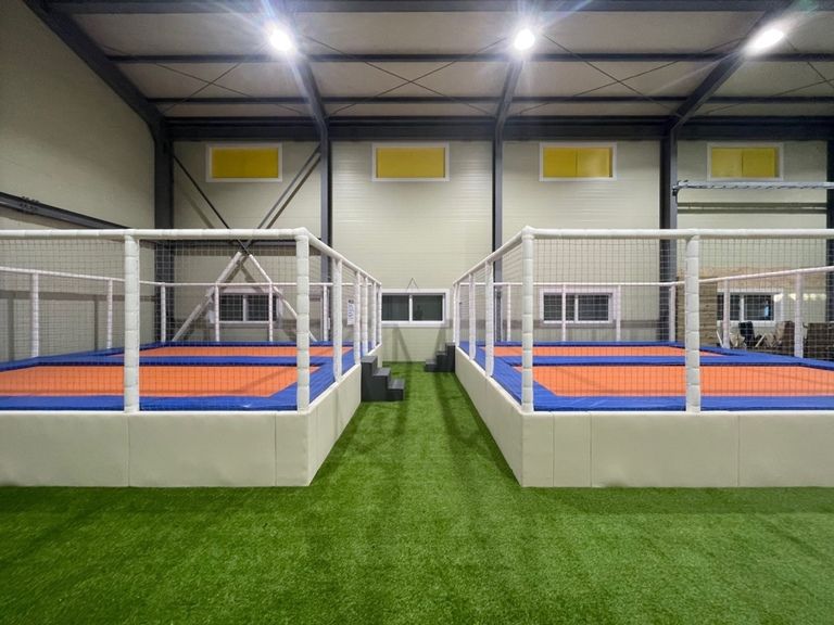 파주탄현체육공원에 트램펄린 설치하였습니다.