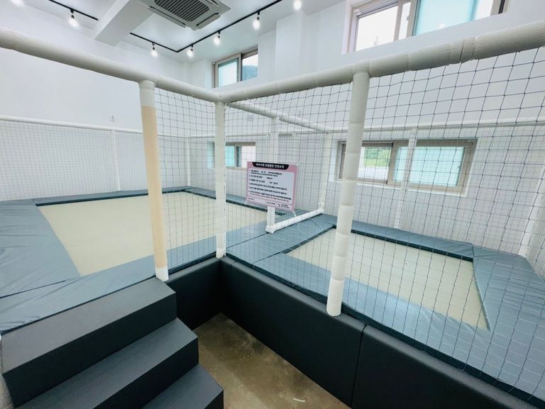 창원 위더스캠핑장에 트램펄린 시공하였습니다.