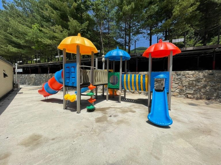 아우내관광농원에 조합놀이대 설치하였습니다.