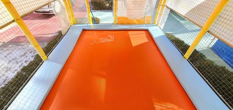 상록학교  트램펄린 매트교체하였습니다.