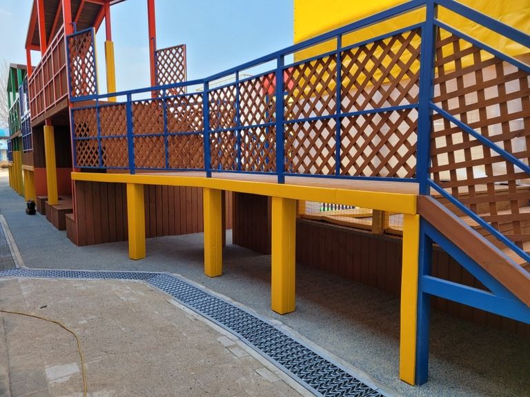 오수초등학교에 모서리보호대 시공완료하였습니다.