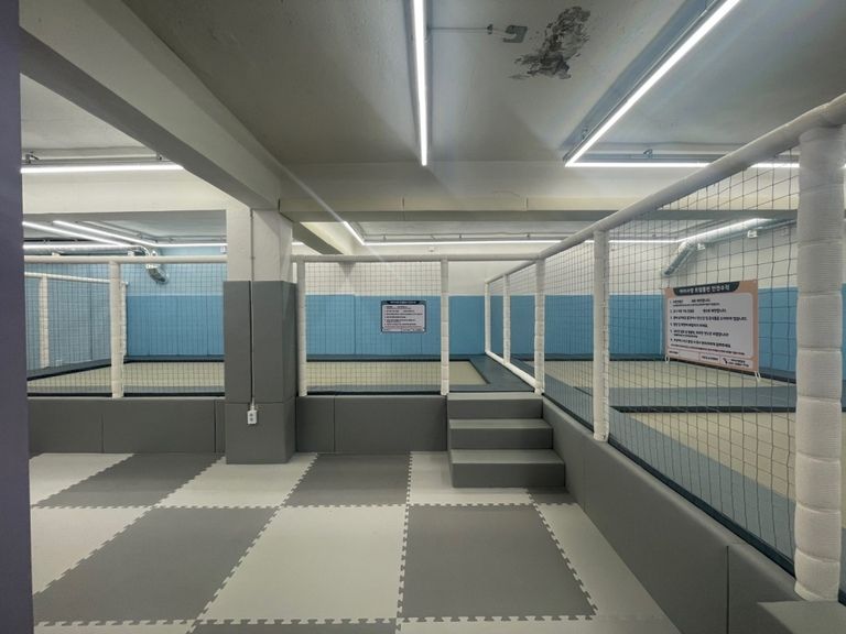 마포구 지하에 트램펄린 시공하였습니다