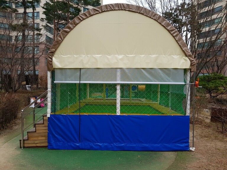 지웰시티 아파트 놀이터 트렘폴린 설치하였습니다. 