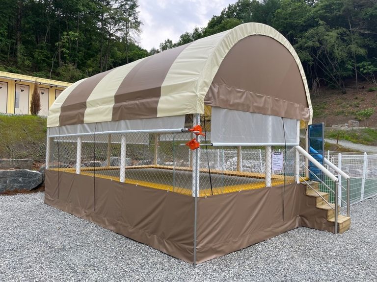 양평 푸르른캠핑장 4-6 트램펄린 설치하였습니다.