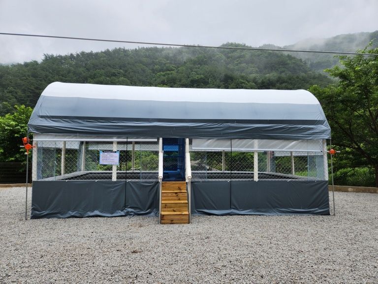 함양 자작나무캠핑장에 4-8 트램펄린 설치하엿습니다.