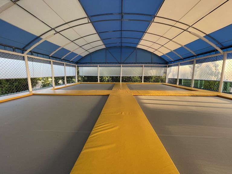 문경 두루미마을에 초대형 트램펄린 설치하였습니다.