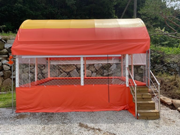 거창 힐링농원에 트램펄린 설치하였습니다.