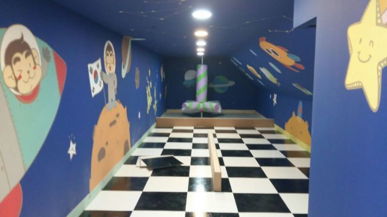 실외 푸하체험관 인테리어 및 방방설치