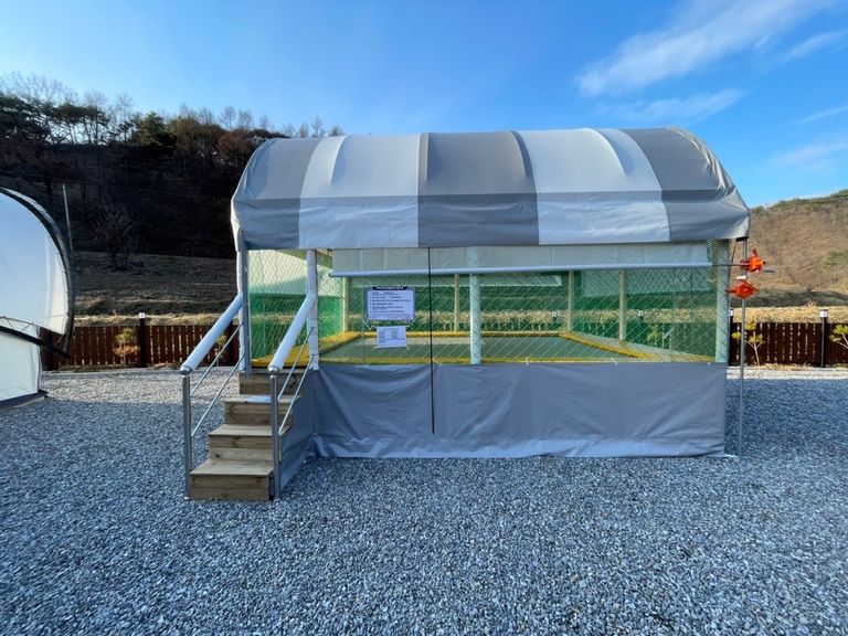 공주시 오픈예정 캠핑장에 트램펄린 설치하였습니다.