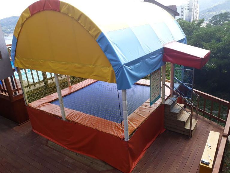 방방설치_ 거제도 몽마레펜션 4X4미터