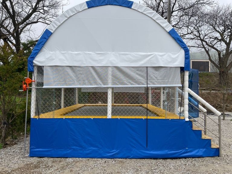 꿈드림글램핑장에  트램펄린 설치하였습니다.