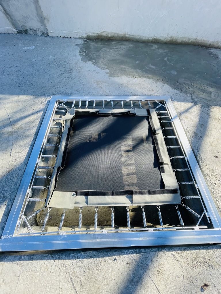 진흥조경 매립형 트램펄린 설치 하였습니다