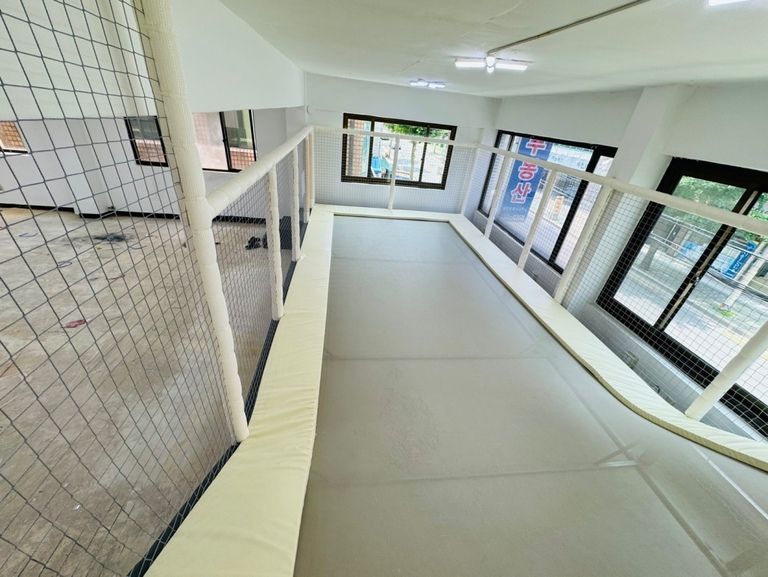 송파 별빛공간 슬라이딩트램펄린 시공하였습니다.