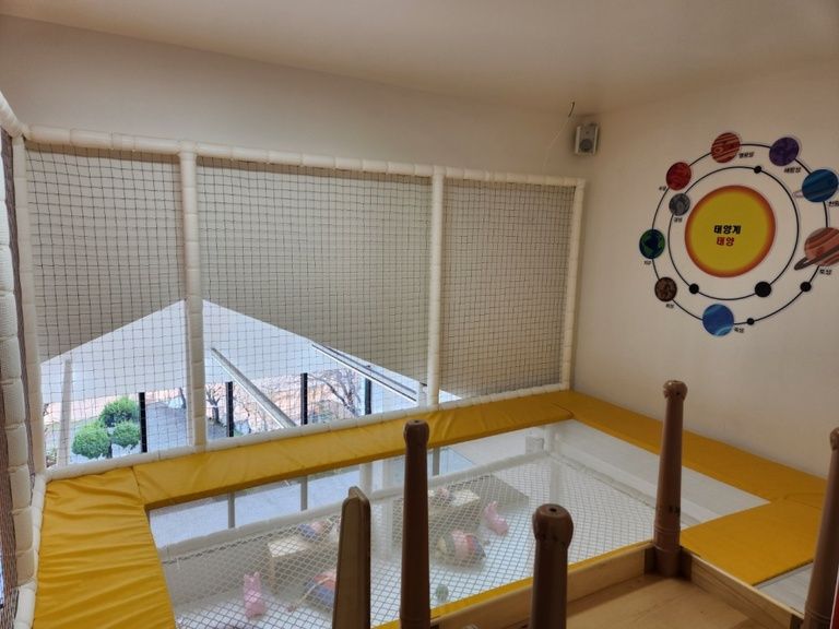 울산 유치원에 트램펄린 시공하였습니다.