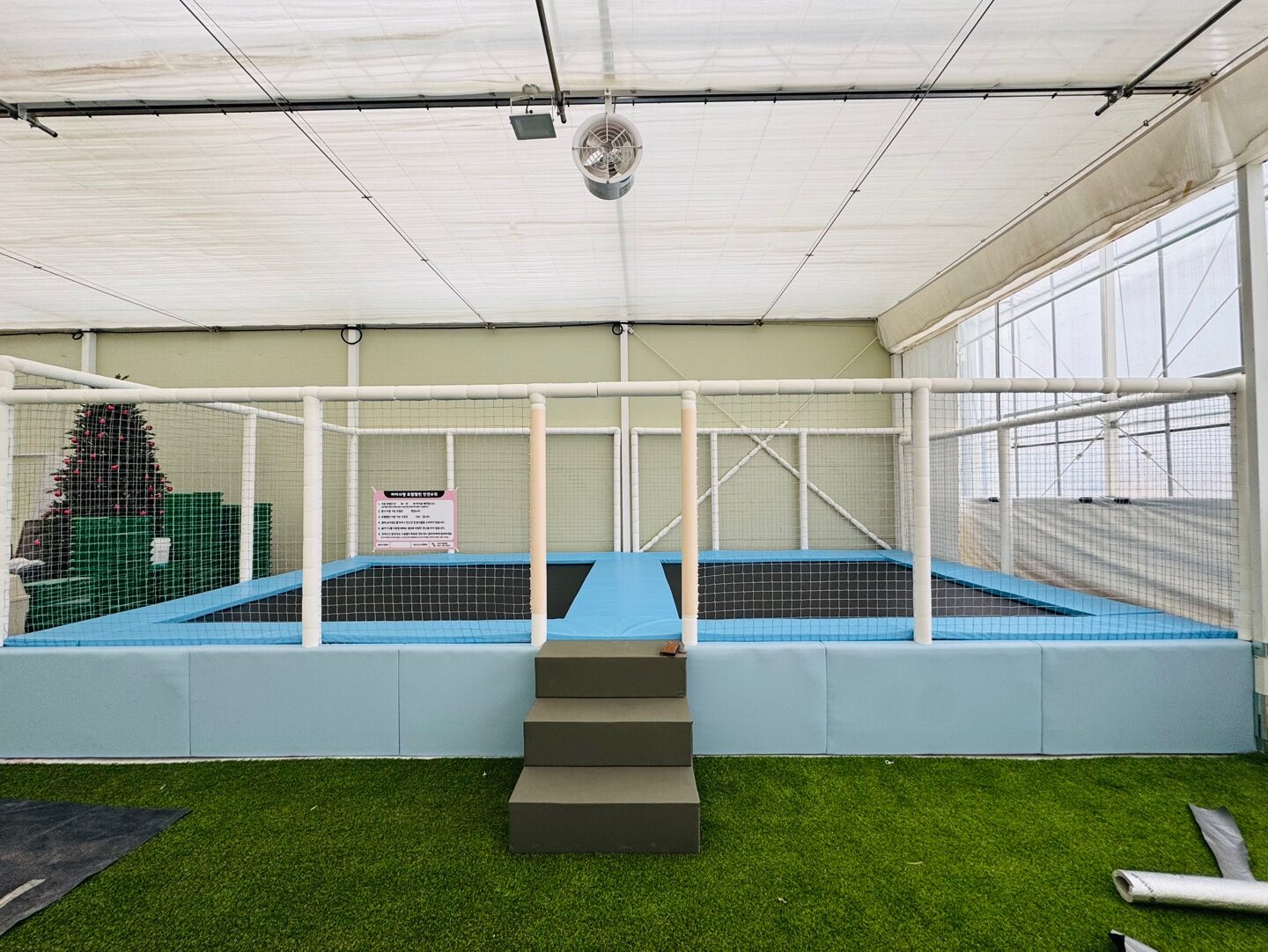 창원 진돌이팜에 트램펄린 시공하였습니다
