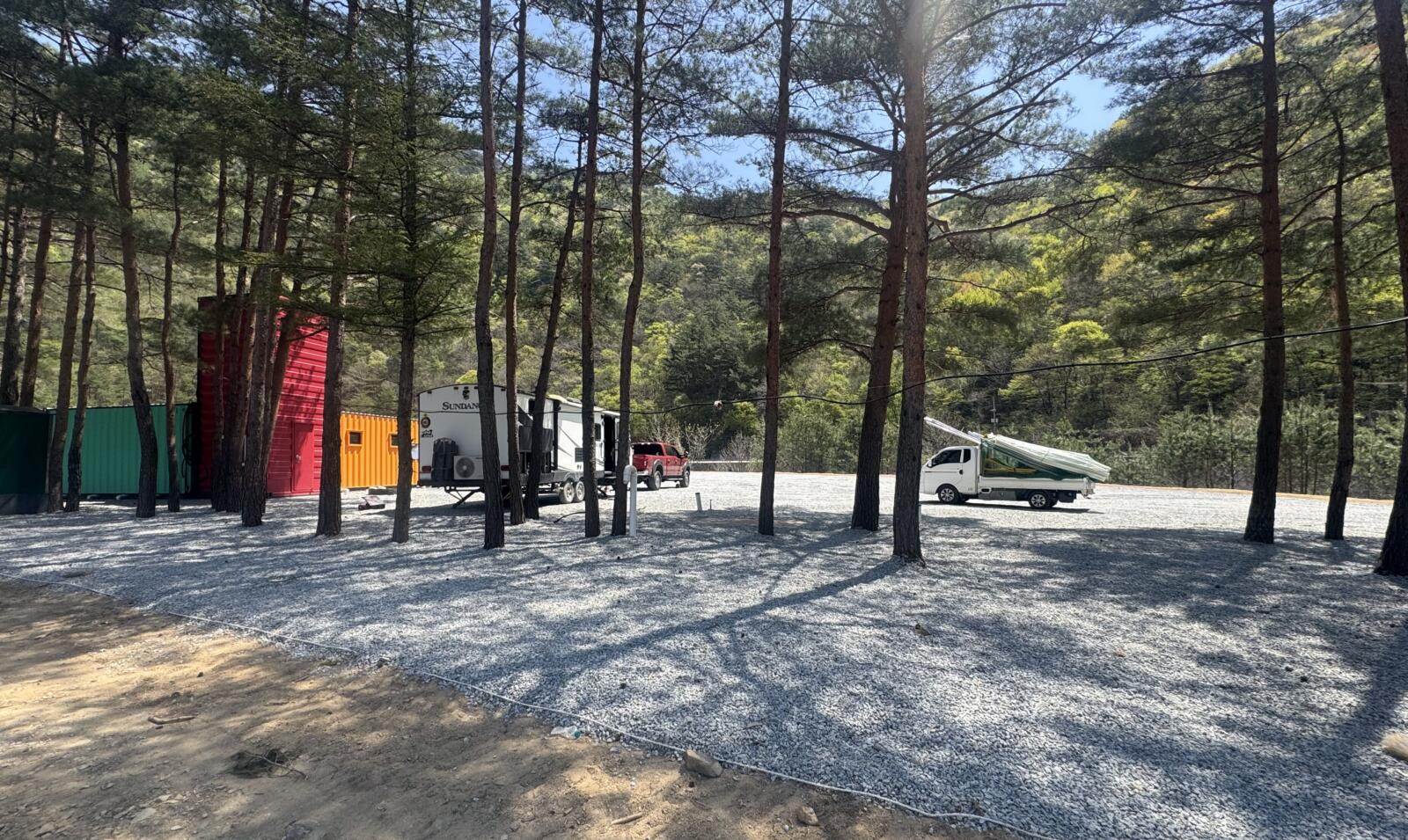 강릉기 완산면 캠핑장 트램펄린 설치하였습니다.